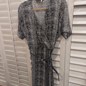 WOMENS APT 9 BLACK AND WHITE DRESS